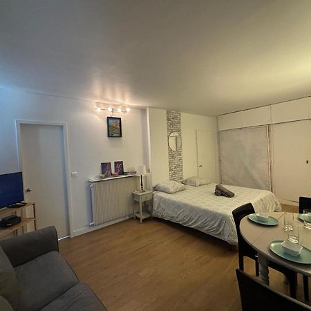 Appartement Des Champs Elysees Paris Exterior photo